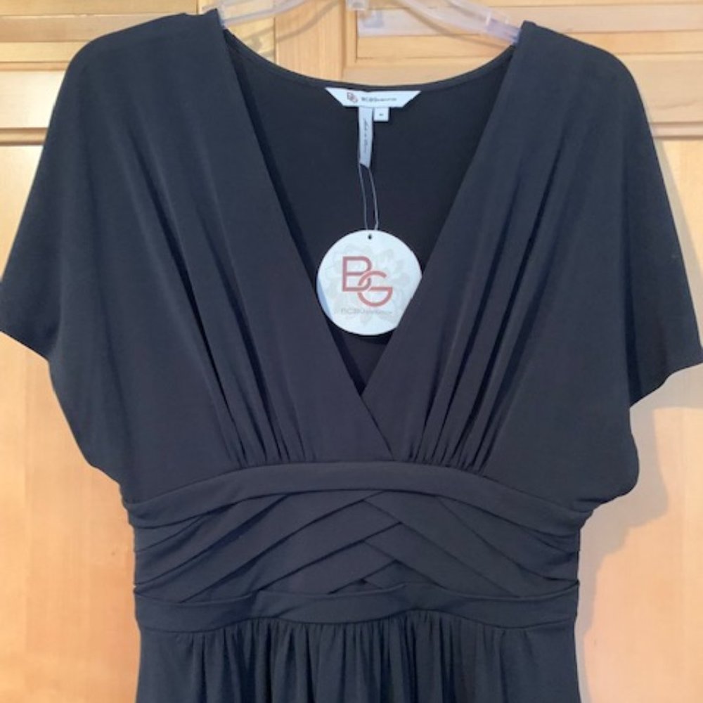 BCBGeneration Black V-Neck Dress –Size M, NEW NEVER WORN
